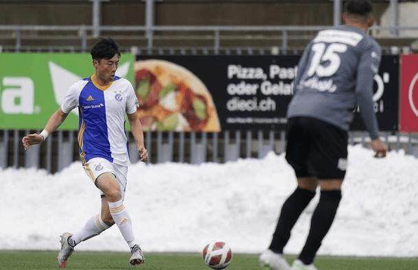 kaiyun-李磊留洋首秀出场13分钟 赛后评分排名全队第三