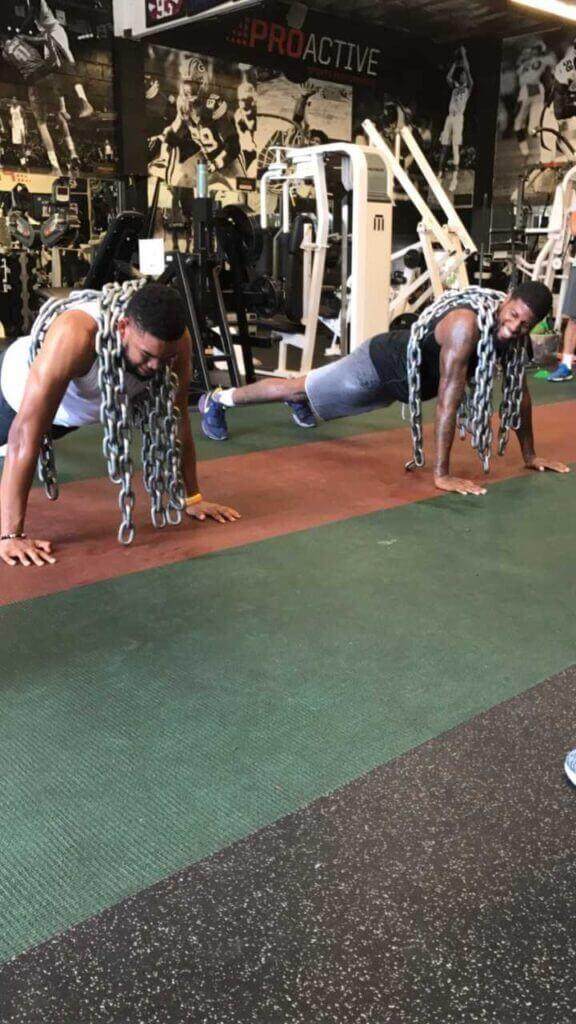 1637918179300042701.jpg IMG_7608-576x1024.jpg