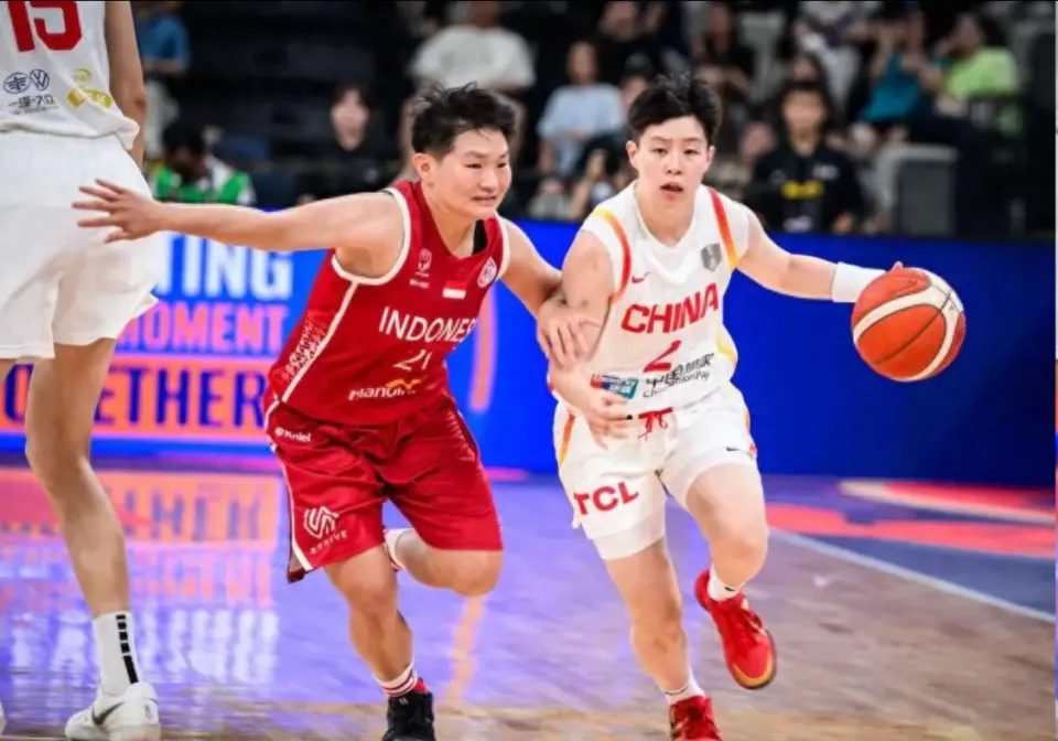 开云体育-季后赛场均12+7揽下FMVP！女篮前任扛旗人，或被宫鲁鸣重新召唤？